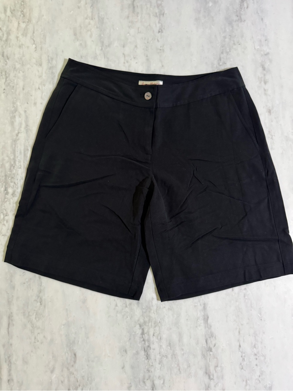 Tommy Bahama 100% Silk Black Size 4 Bermuda Shorts 9” inseam